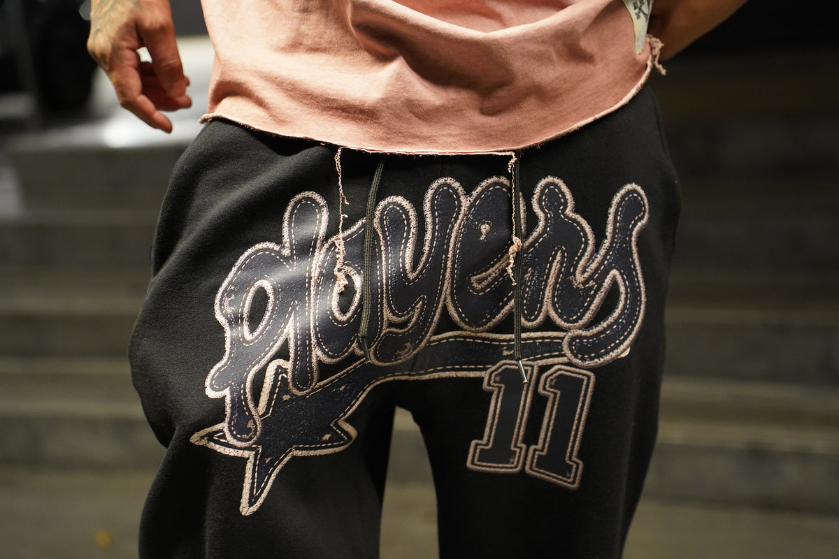 VINTAGE PATCH SWEATS